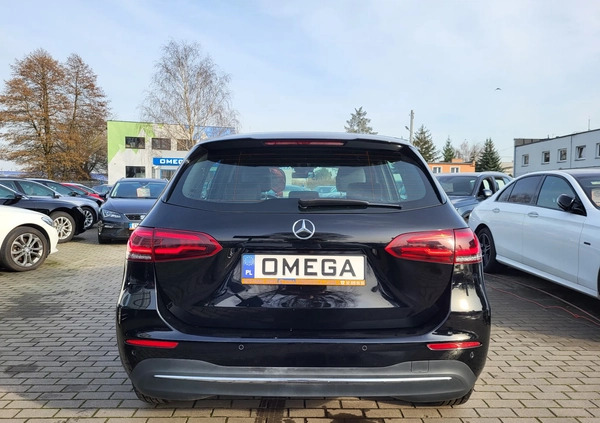Mercedes-Benz Klasa B cena 79000 przebieg: 130000, rok produkcji 2019 z Nowa Ruda małe 137